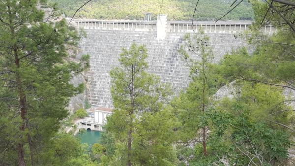ARAPAPISTI CANYON ( DAM )