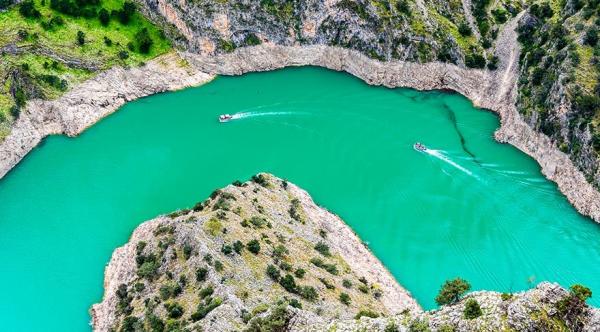 ARAPAPISTI CANYON ( DAM )